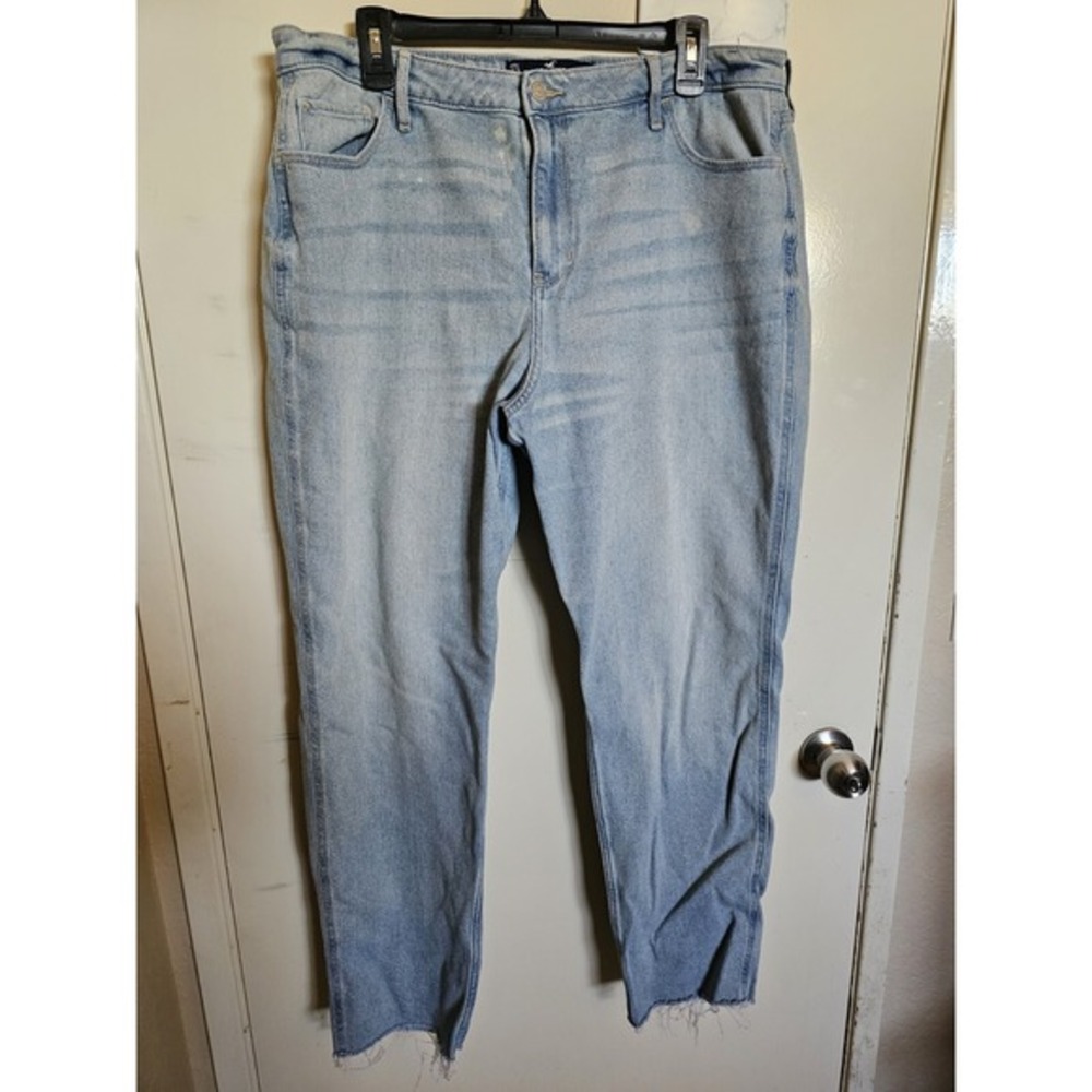 Hollister Ultra High Rise Mom Jeans Vintage Stretch‎ Size 33x29 Light Wash 17L